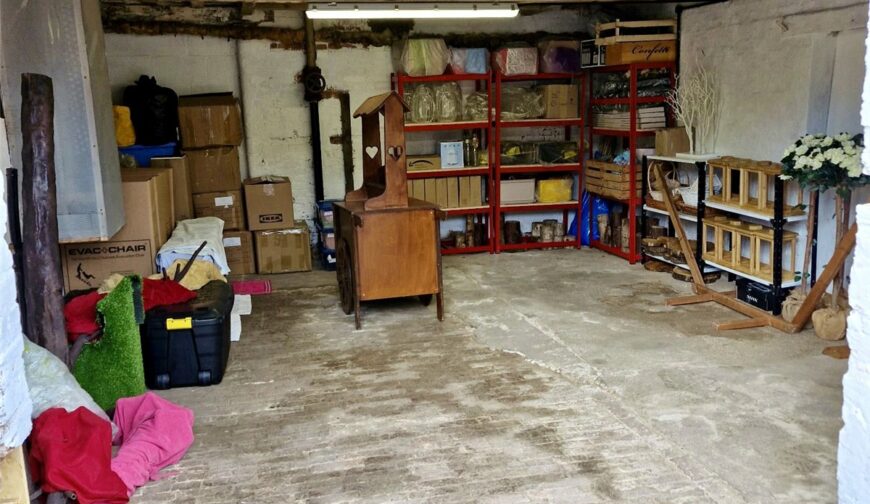 Unit 7, Highlands Park Farm - Picture No. 01