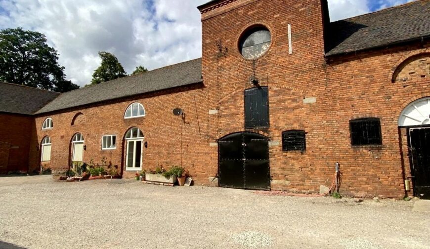 Unit 7, Highlands Park Farm - Picture No. 04