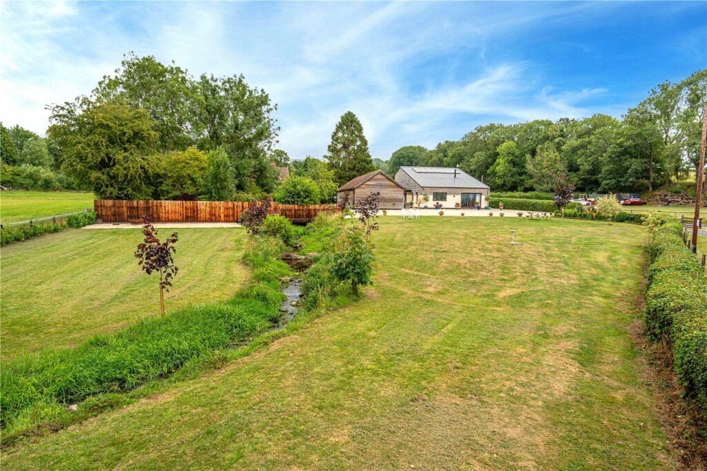 Mill Farm Barns, Bitterley - Picture No. 04