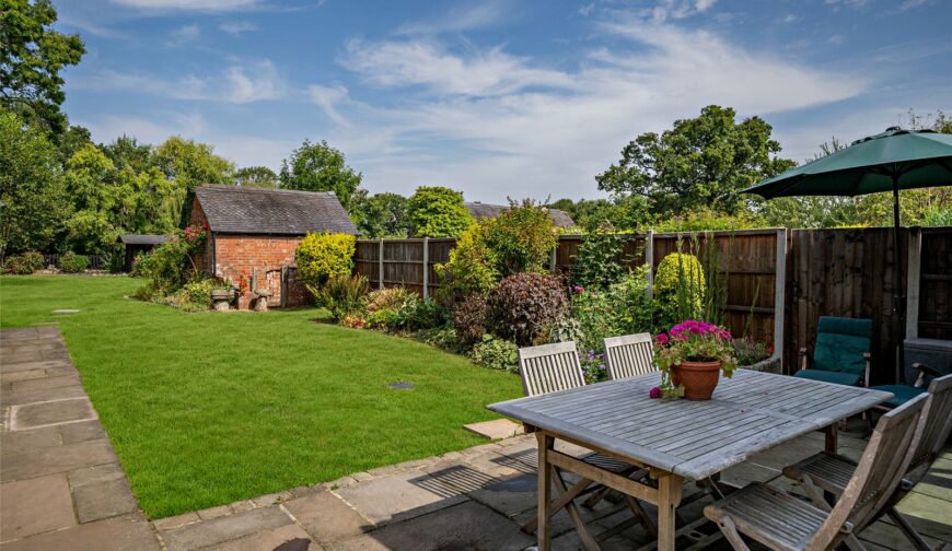1 Station Road - Garden