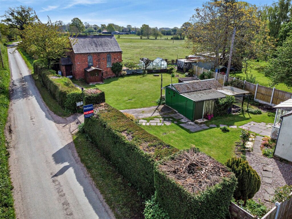 1 Ferndale Cottage, Bings Heath - Picture No. 28