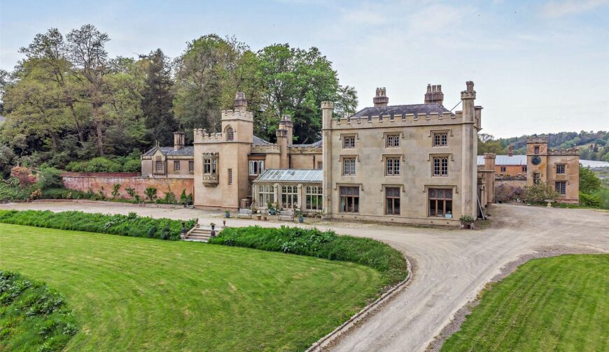 Llanerchydol Hall, Llanerchydol - Picture No. 02