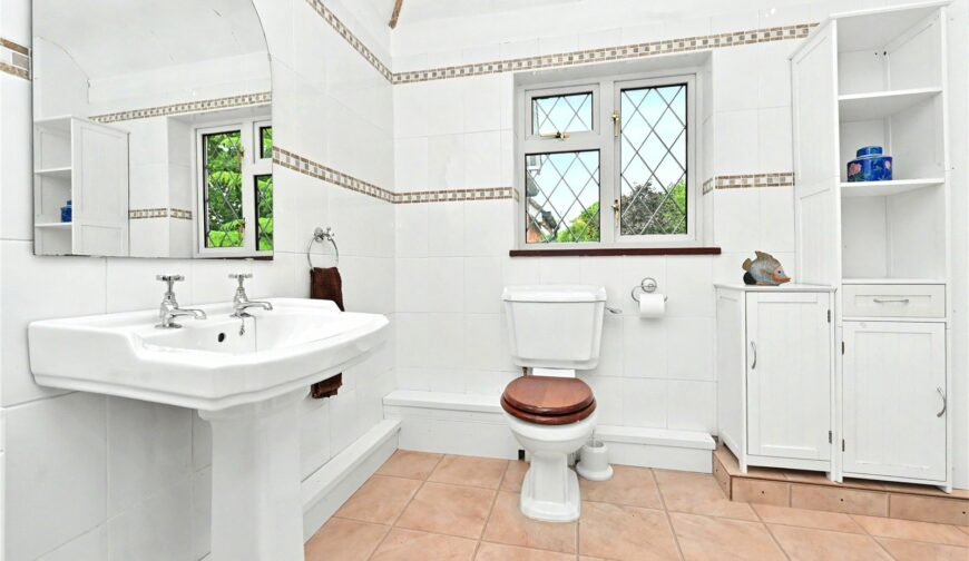 1 Shawmans Lane - 18