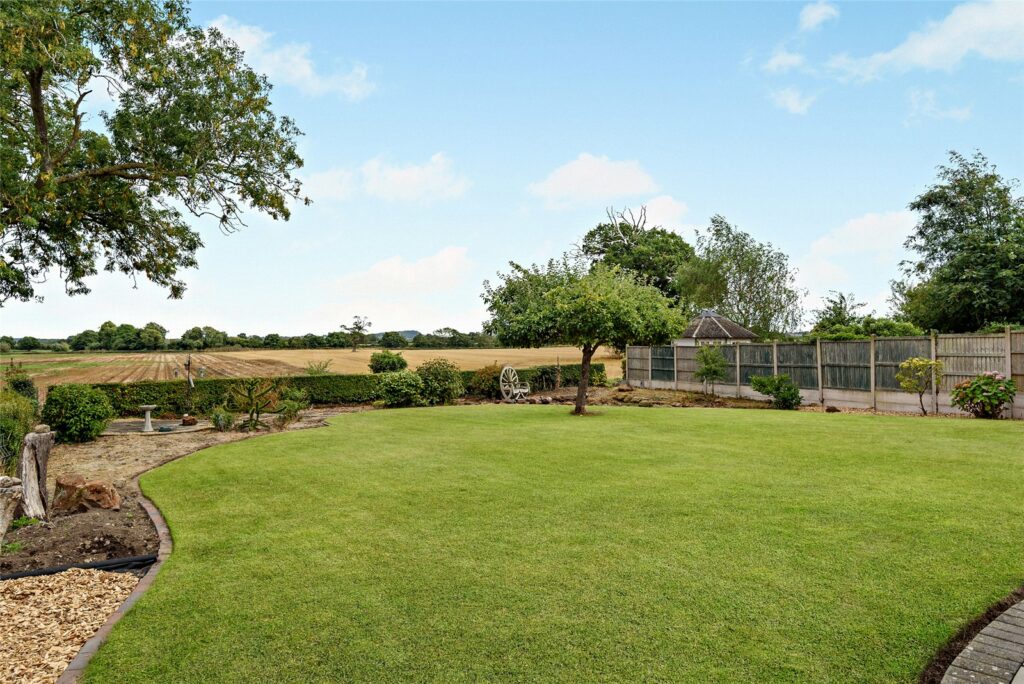 Fine Lea, Burlton - Garden