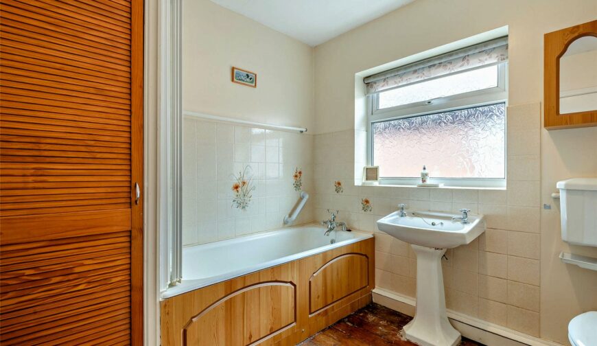14 Swiss Farm Road - Bathroom
