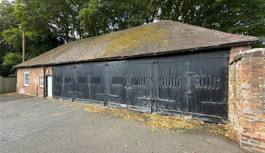2 Almshouse - Picture No. 12