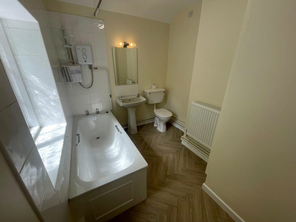 2 Almshouse - Picture No. 15