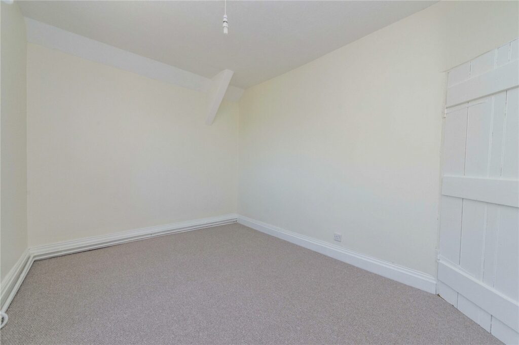 2 Parton Wood, Winnington - Picture No. 07