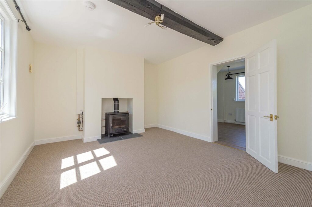 2 Parton Wood, Winnington - Picture No. 35