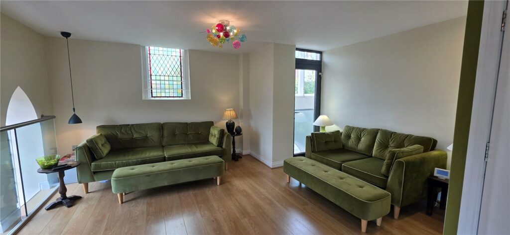 1 Zion Chapel, New Road - Picture No. 11