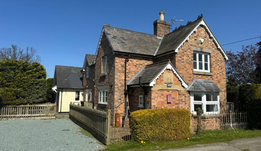 Rhysnant Lodge, Four Crosses - Picture No. 08