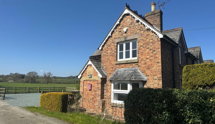 Rhysnant Lodge, Four Crosses - Picture No. 09