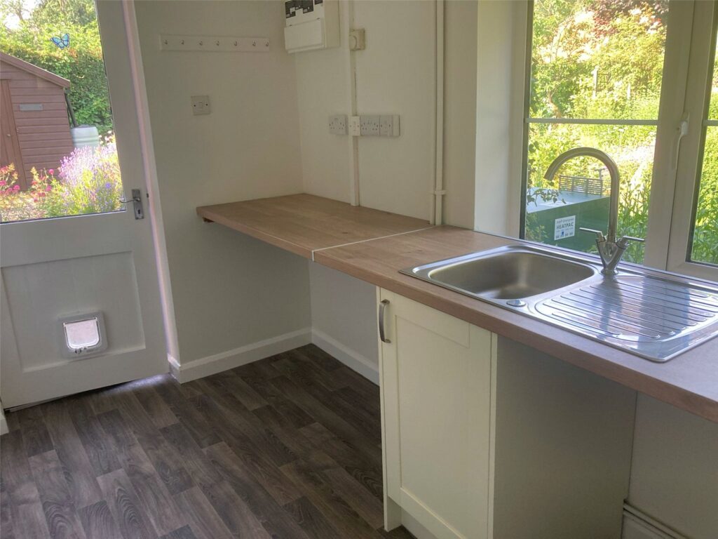 2 Church Cottage, Lydbury North - Picture No. 06