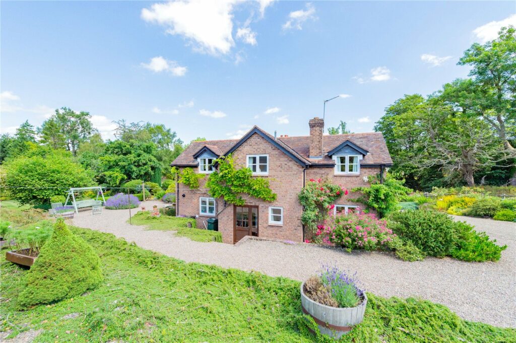 Wainbridge House, Clee St. Margaret - Picture No. 04