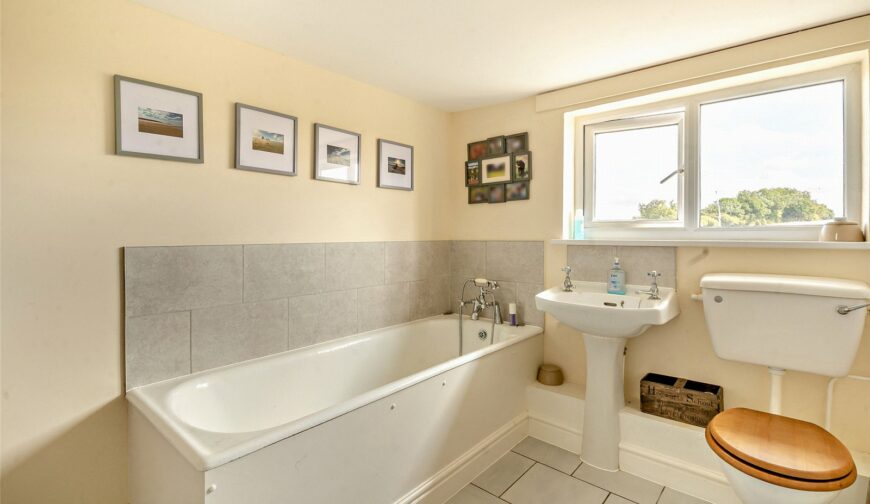 Spunhill House, Whitemere - Bathroom