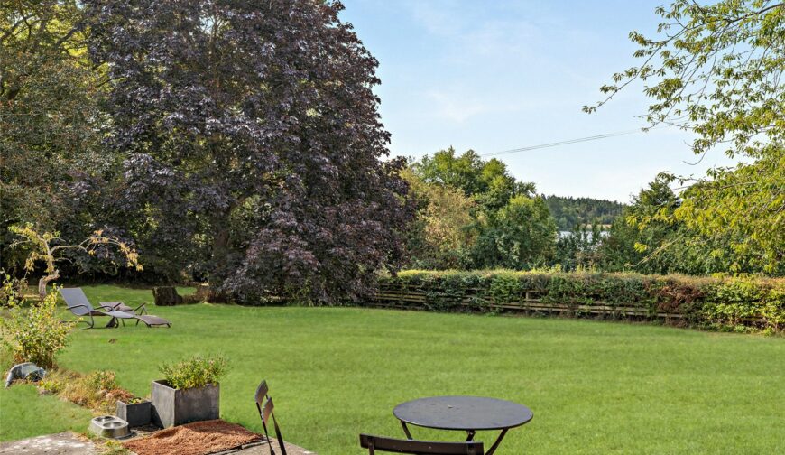 Spunhill House, Whitemere - Front Lawn