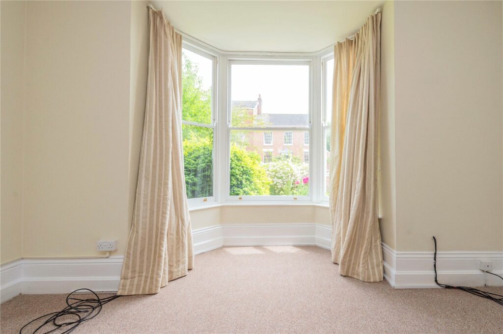 37 Gravel Hill - Picture No. 80