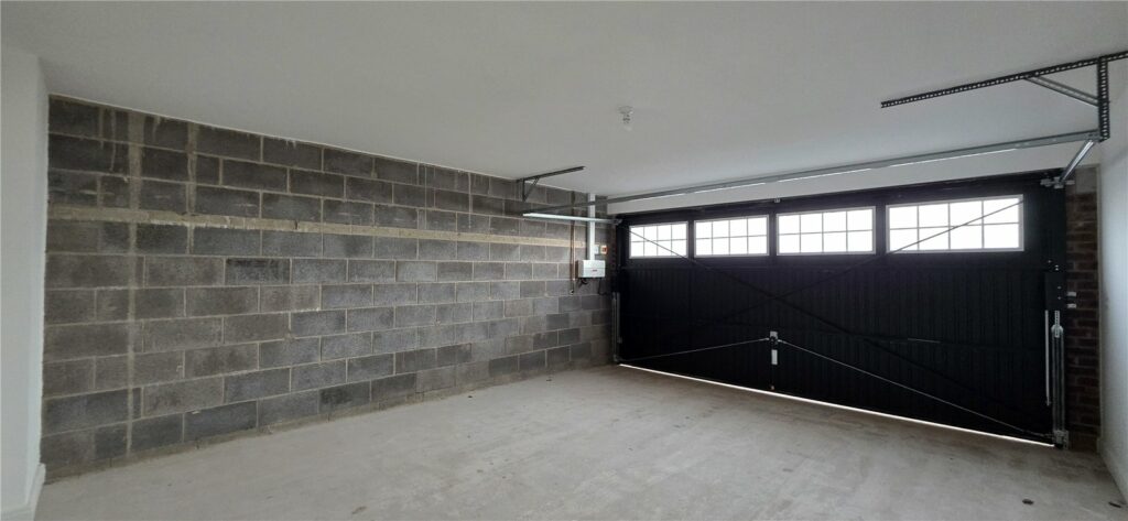 3 Florin Gardens - Picture No. 08