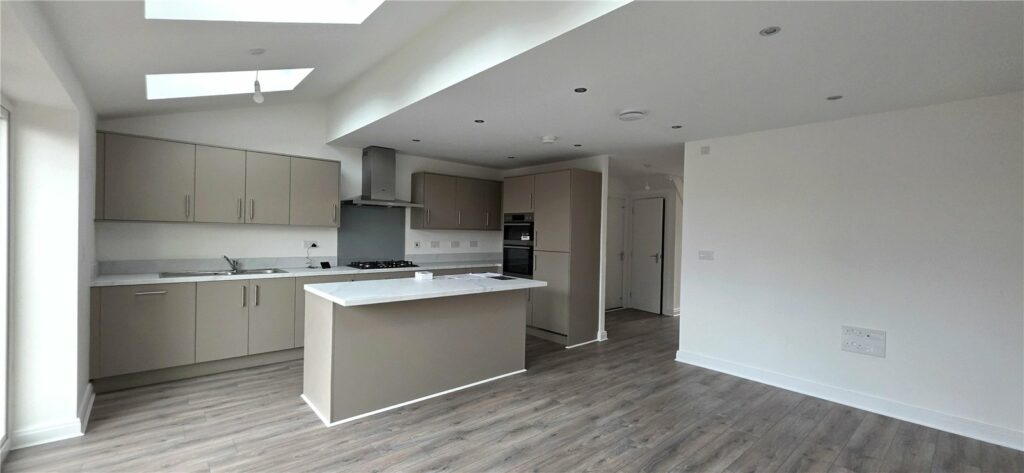 3 Florin Gardens - Picture No. 16