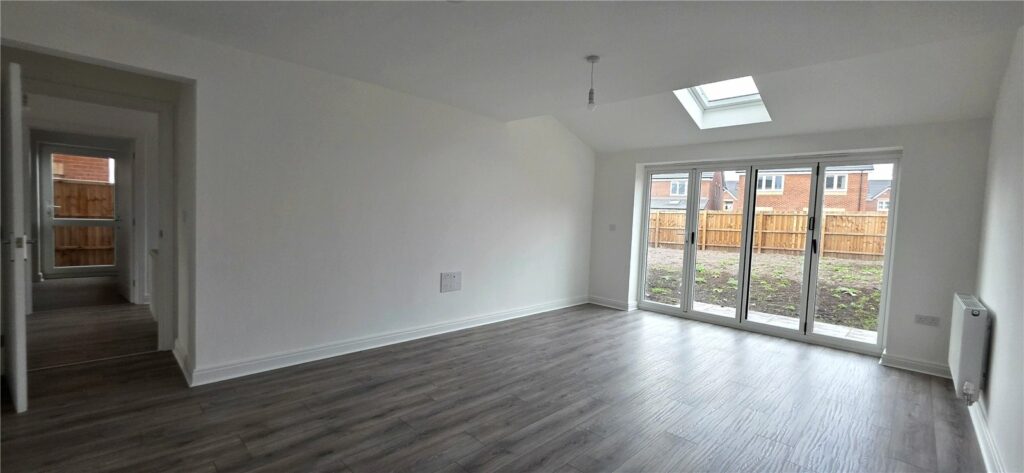 3 Florin Gardens - Picture No. 17