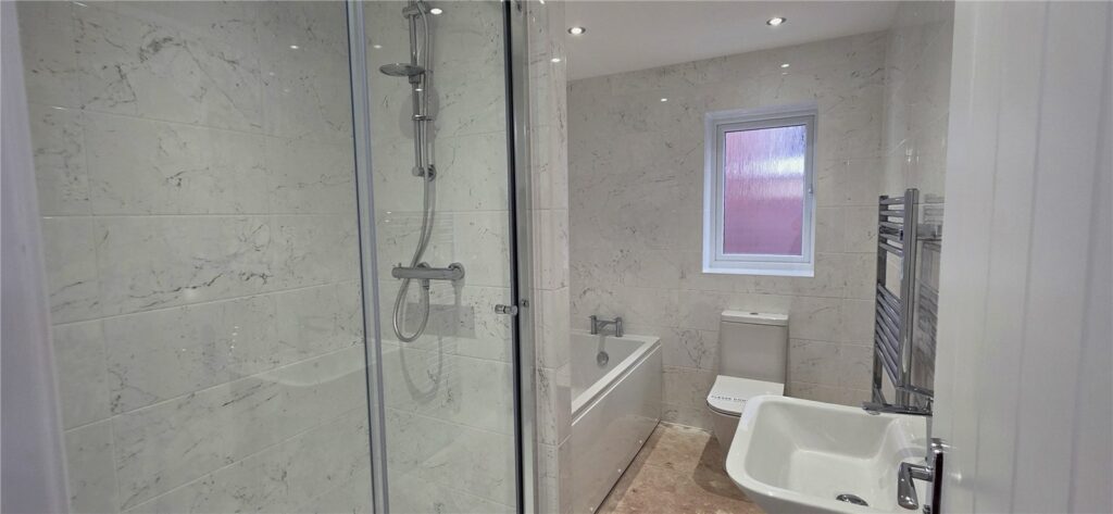 3 Florin Gardens - Picture No. 28